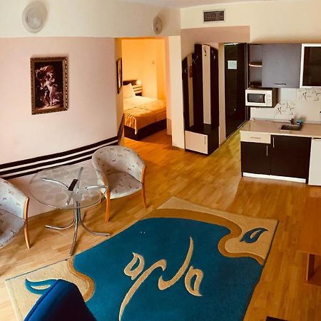 Hotel Zimbru Iasi Buitenkant foto