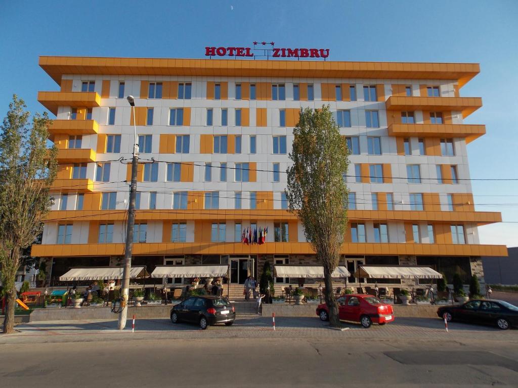 Hotel Zimbru Iasi Buitenkant foto
