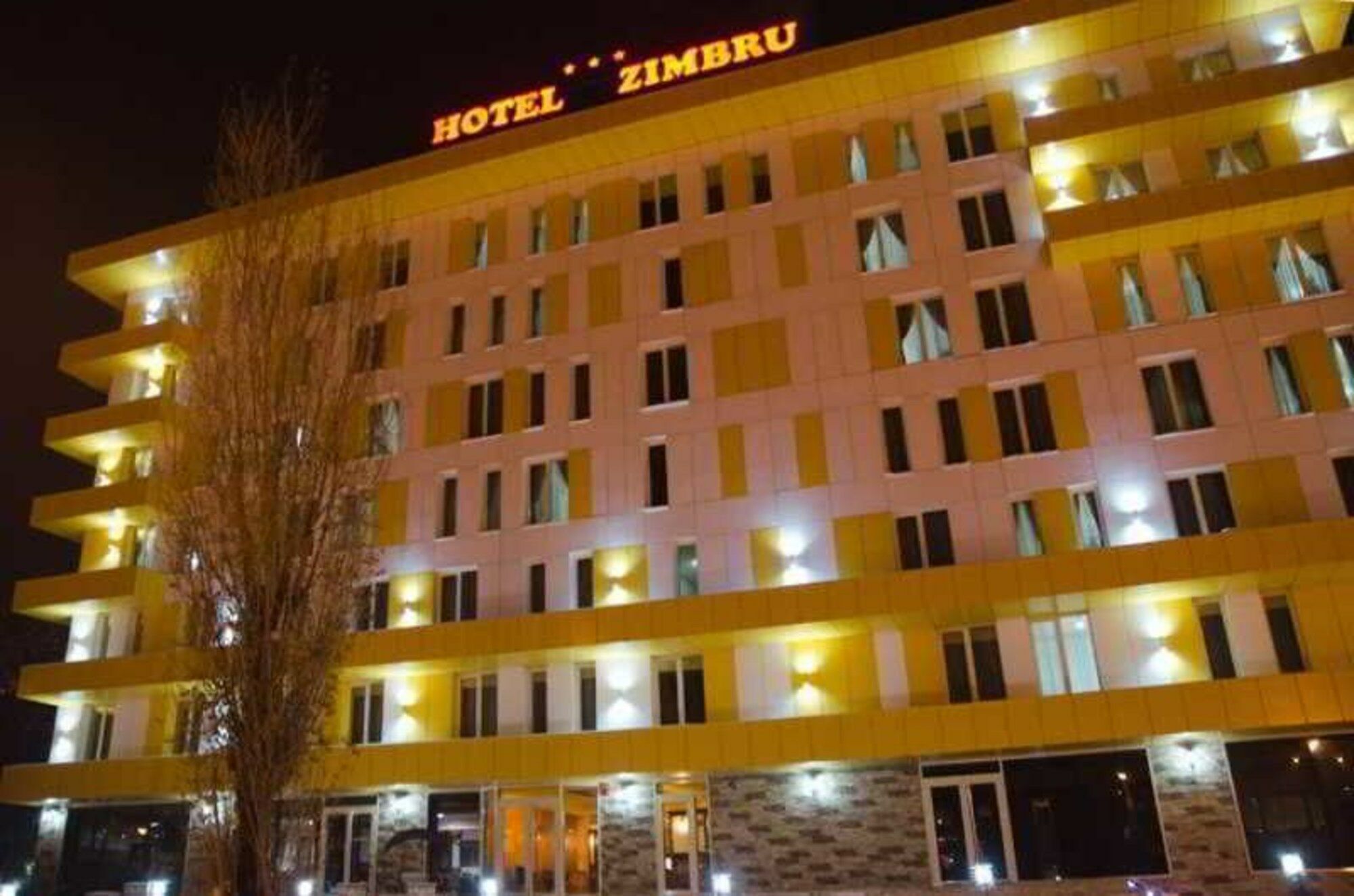 Hotel Zimbru Iasi Buitenkant foto